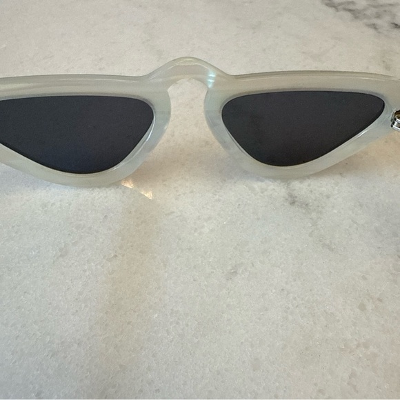 MAN REPELLER Unibrow Cat Eye White Acetate Triangular Small Lens Sunglasses - Picture 6 of 9